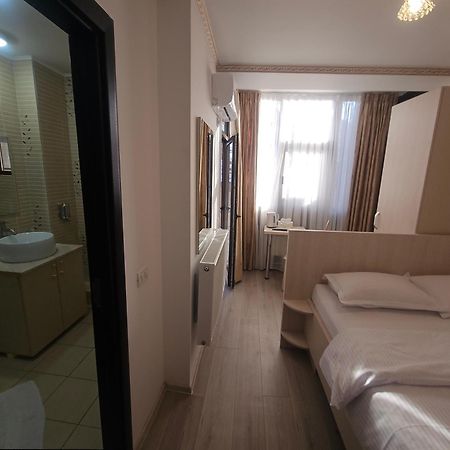 Hotel Marina 2 Bucarest Extérieur photo
