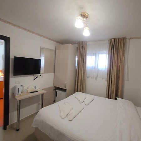 Hotel Marina 2 Bucarest Extérieur photo