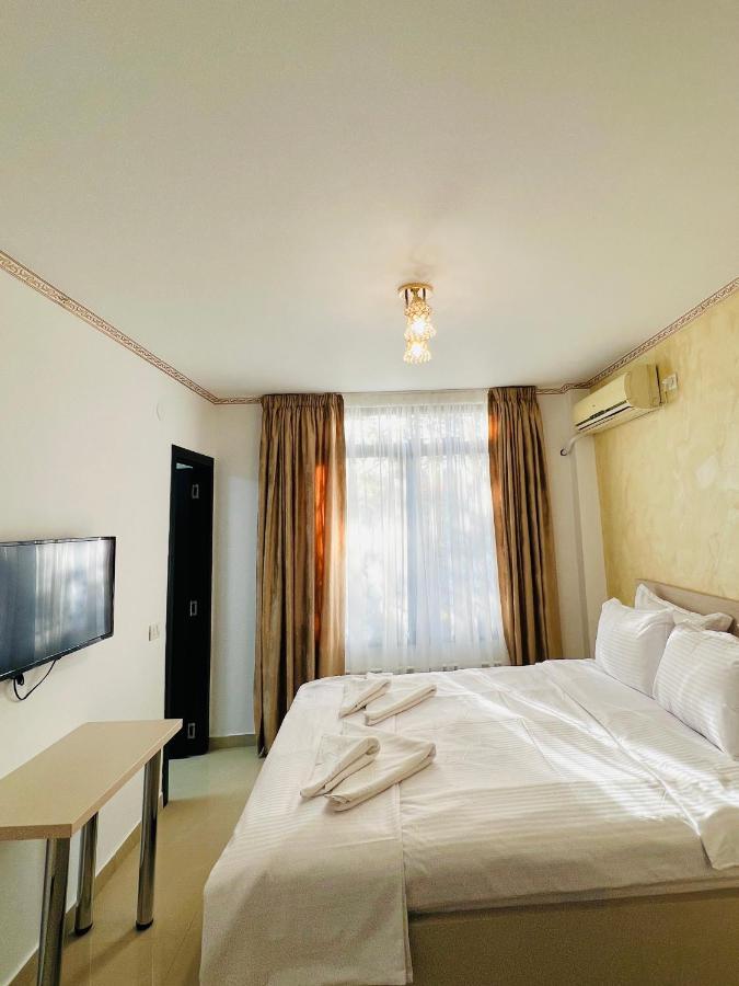 Hotel Marina 2 Bucarest Extérieur photo