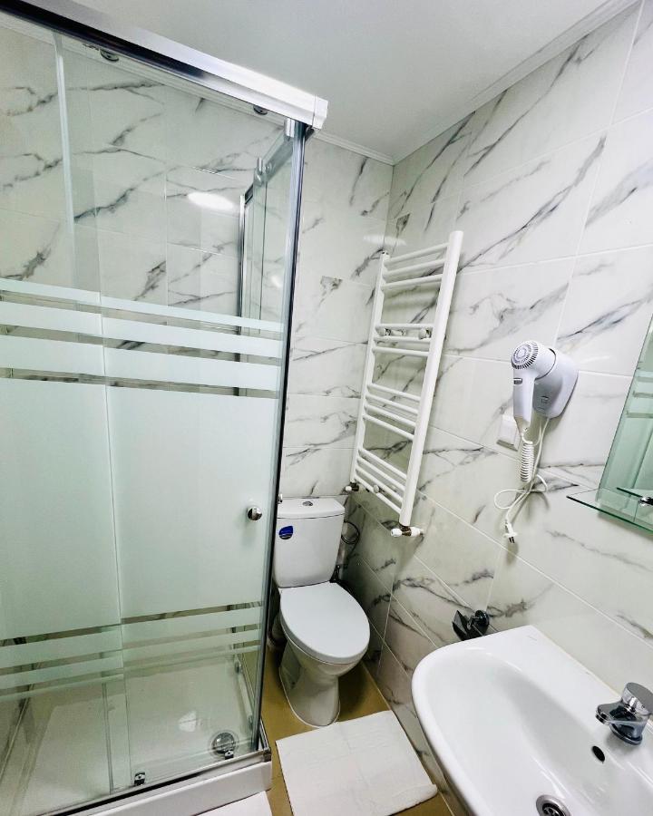 Hotel Marina 2 Bucarest Extérieur photo