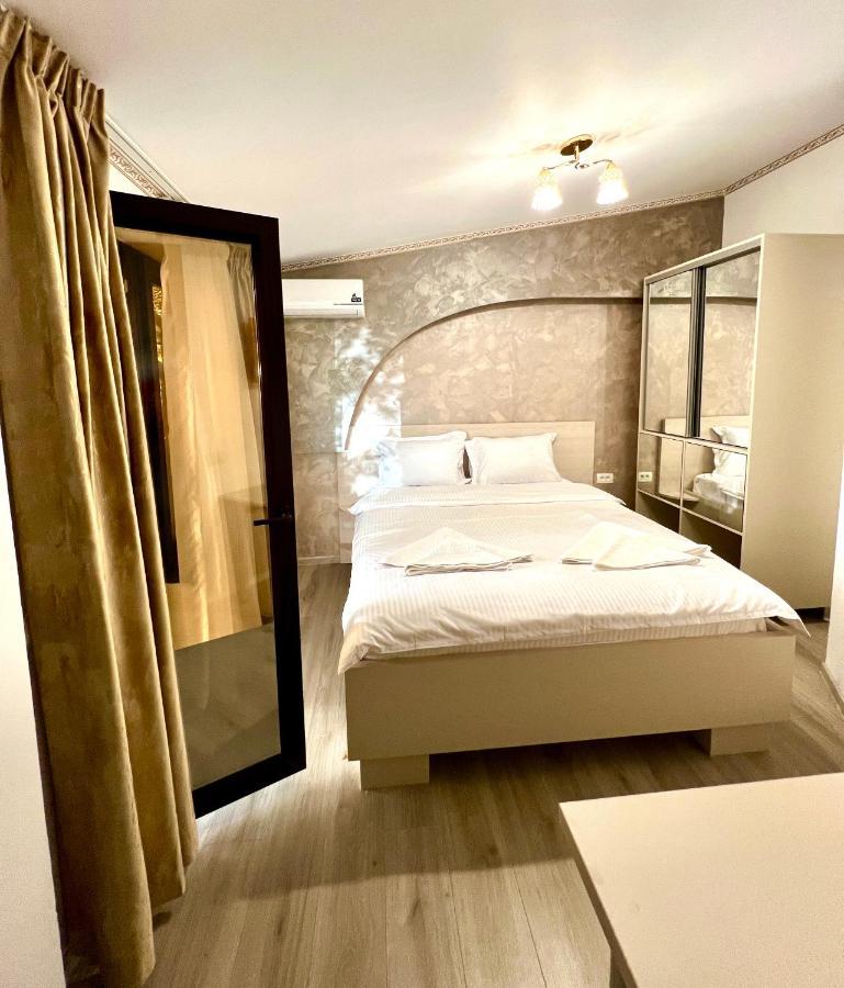 Hotel Marina 2 Bucarest Extérieur photo