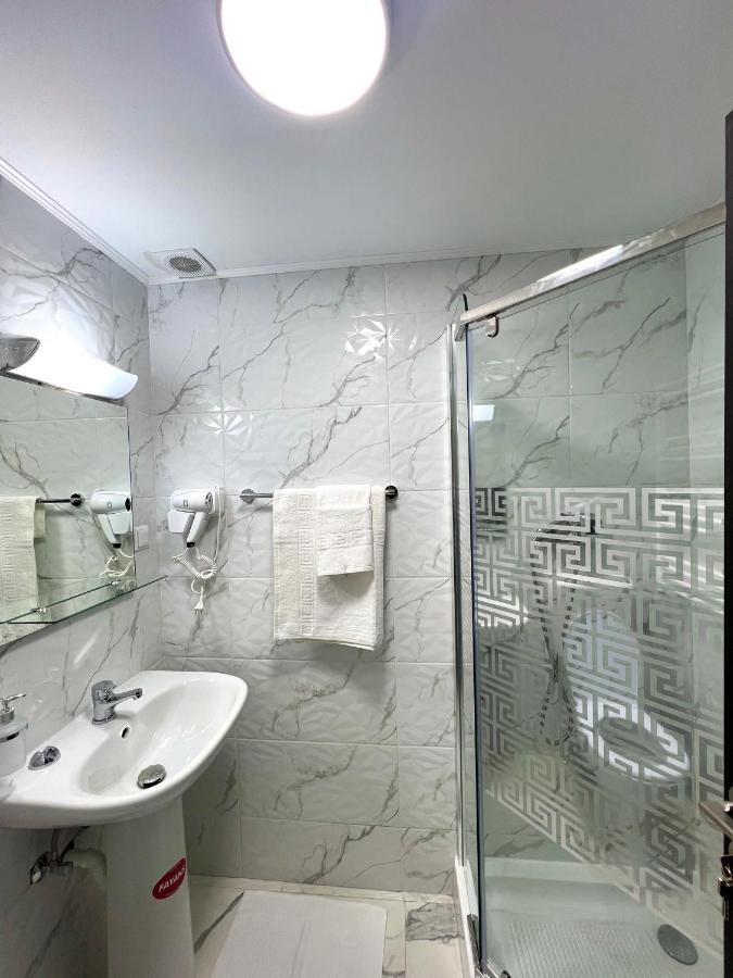 Hotel Marina 2 Bucarest Extérieur photo