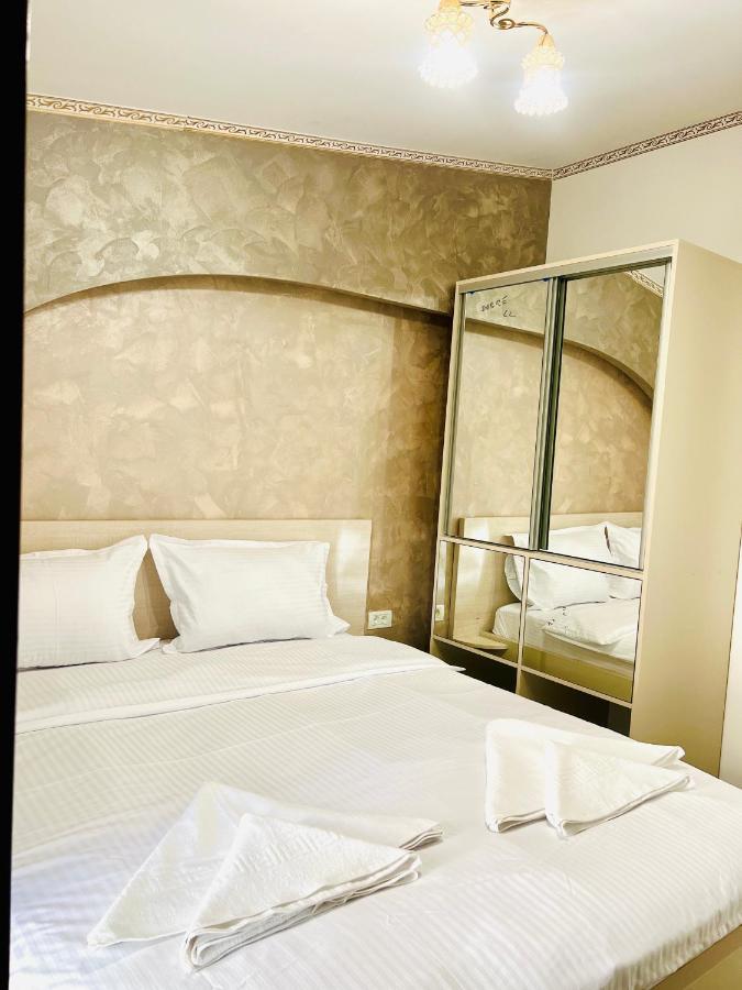 Hotel Marina 2 Bucarest Extérieur photo