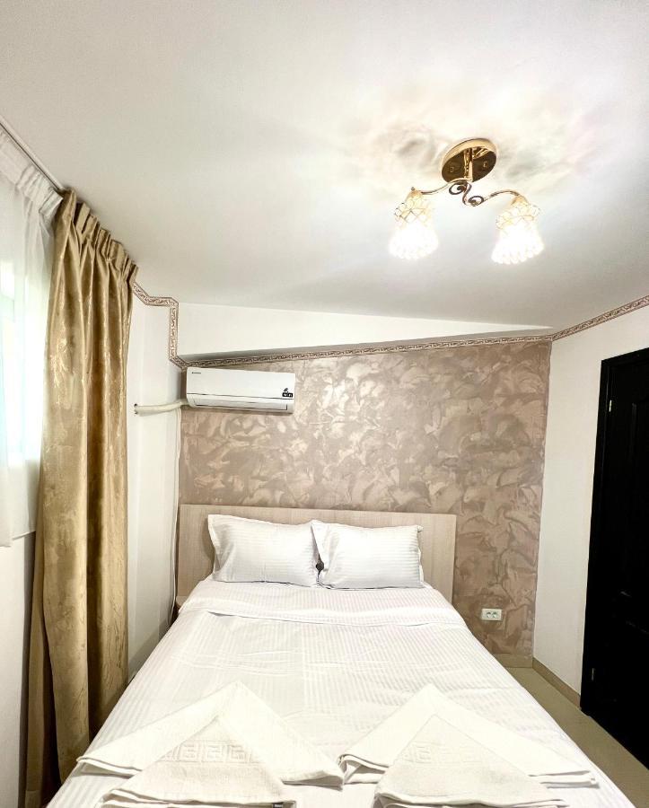 Hotel Marina 2 Bucarest Extérieur photo