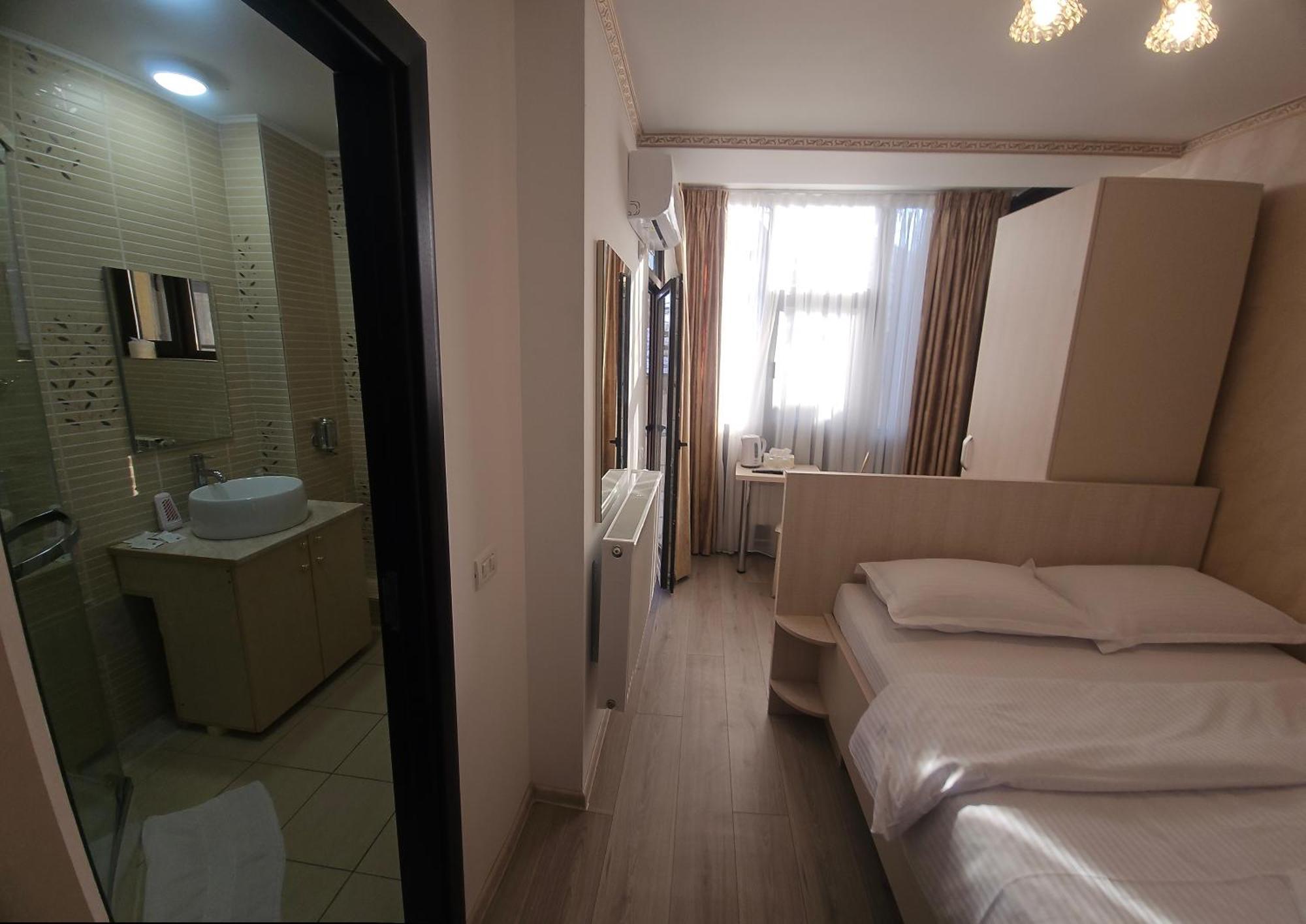 Hotel Marina 2 Bucarest Extérieur photo