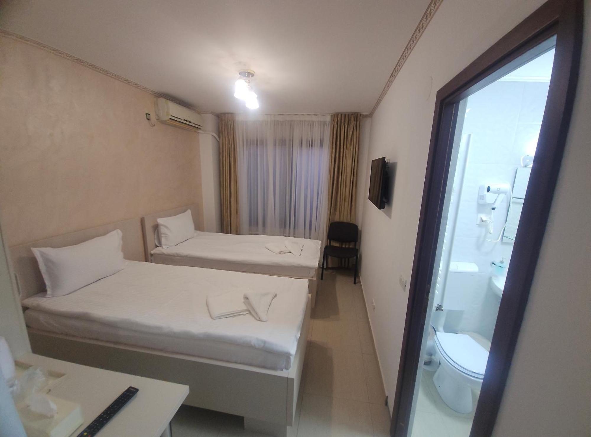 Hotel Marina 2 Bucarest Extérieur photo